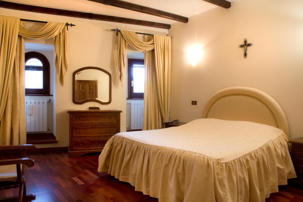 SantʼAnatolia di Narco Villa Con Piscina "La Dogana Di Spoleto " מראה חיצוני תמונה