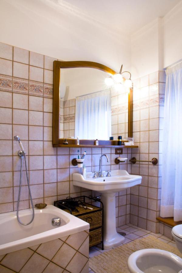 SantʼAnatolia di Narco Villa Con Piscina "La Dogana Di Spoleto " מראה חיצוני תמונה