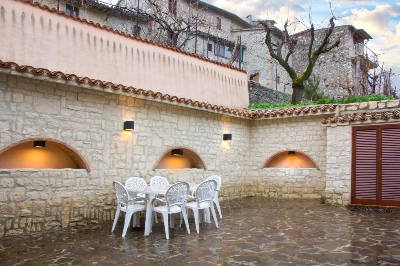 SantʼAnatolia di Narco Villa Con Piscina "La Dogana Di Spoleto " מראה חיצוני תמונה
